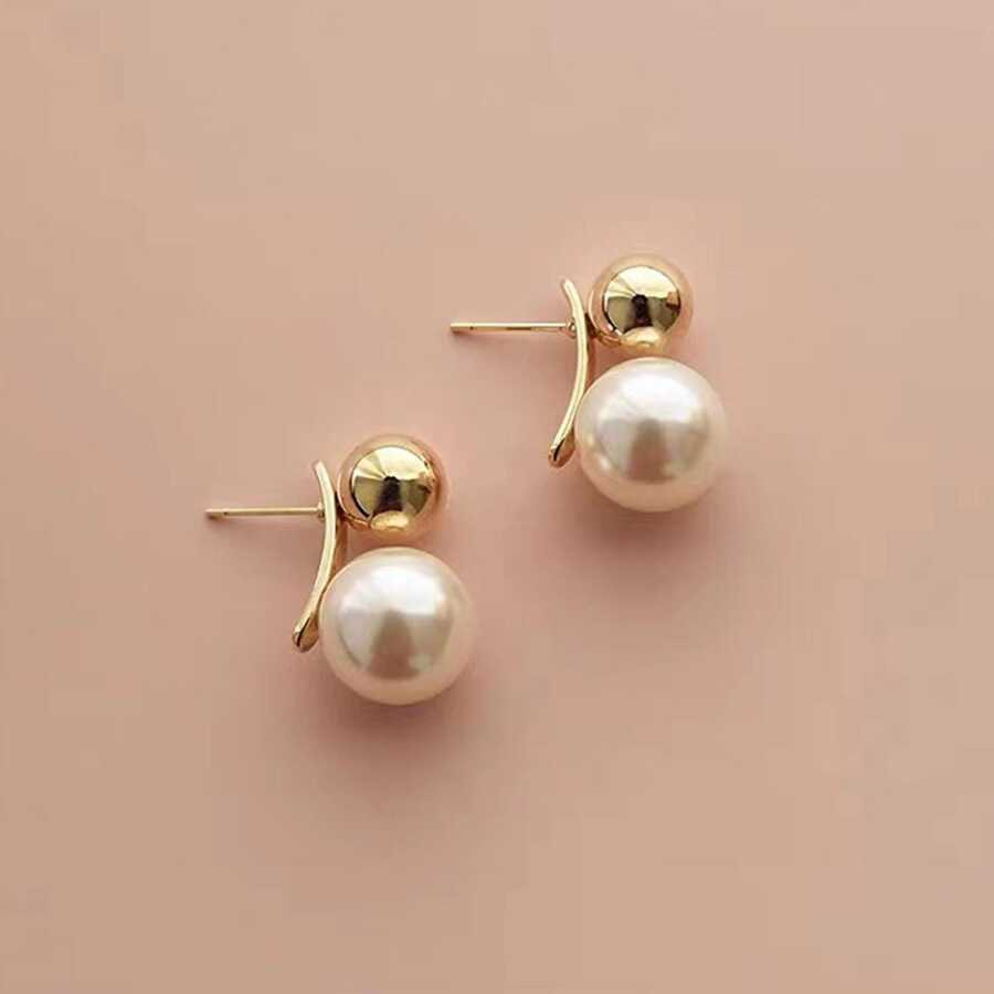 Fashionable Zinc Alloy Faux Pearl Decor Stud Earrings For Women For Daily Decoration