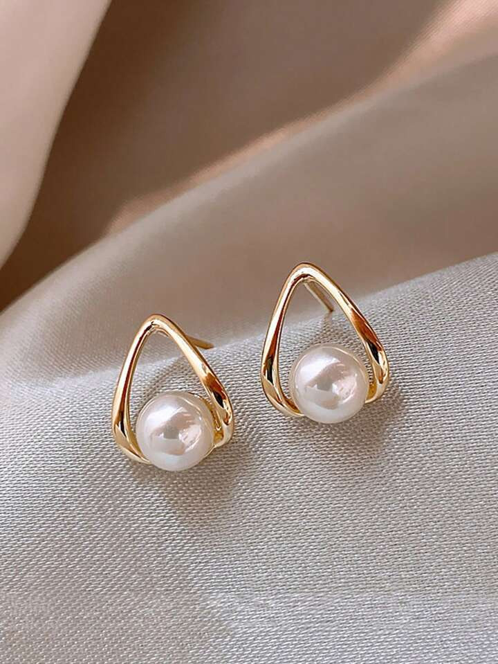 1pair Simple Gold Plated Triangle Faux Pearl Stud Earrings Suitable For Women's Daily Wear